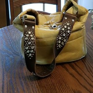 Tylie Malibu Pale Yellow Utility Shoulder Bag